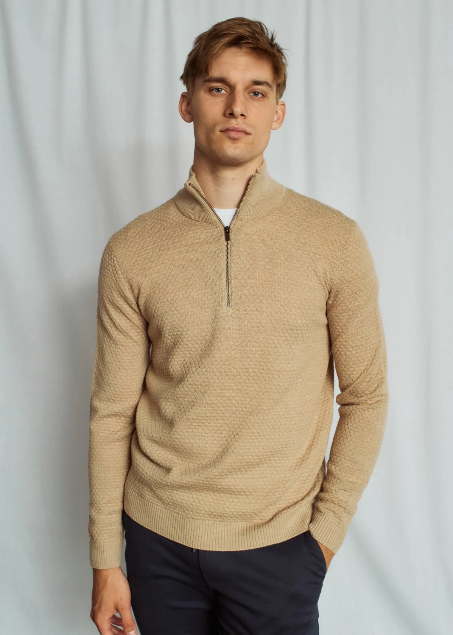 BS Innes Regular Fit Stickat - Sand