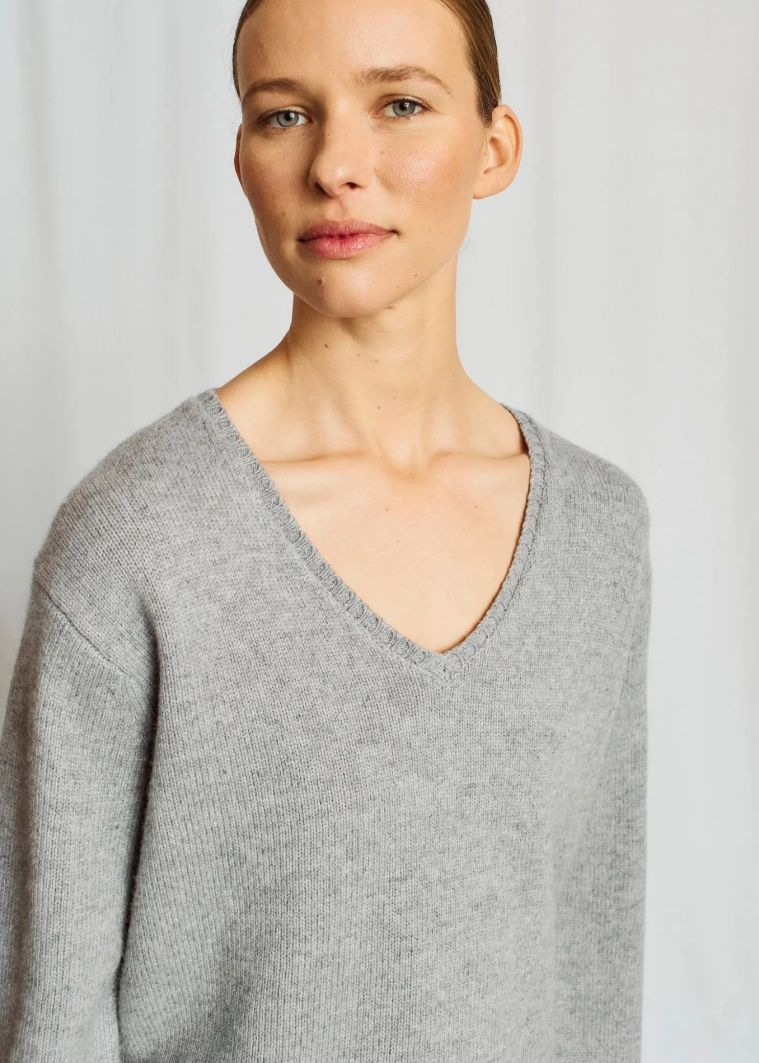 bs_isidora_regular_fit_st_2.webp BS Isidora Regular Fit Stickat - Grey
