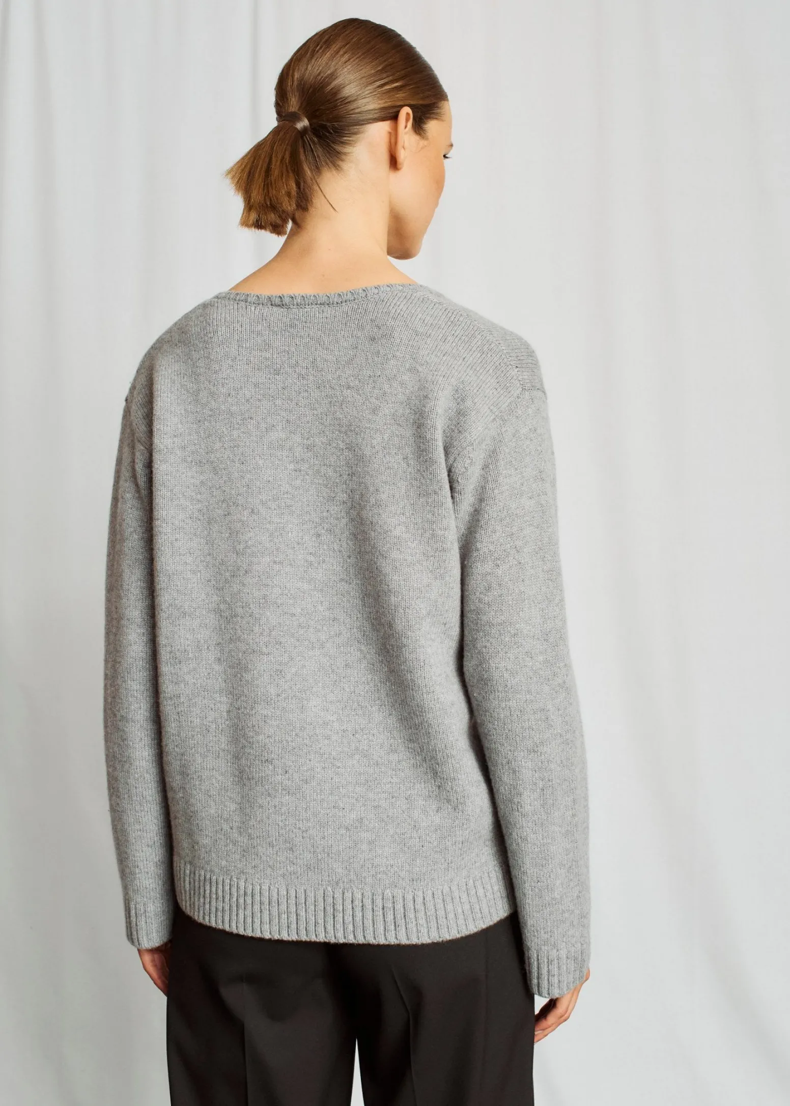 bs_isidora_regular_fit_st_3.webp BS Isidora Regular Fit Stickat - Grey