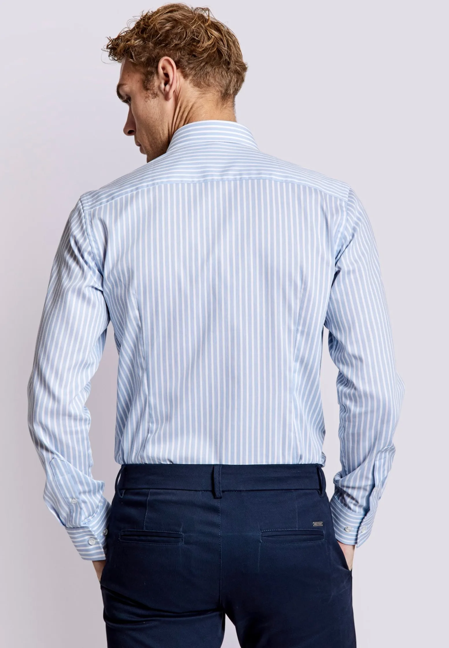 bs_javon_slim_fit_skjorta_3.webp BS Javon Slim Fit Skjorta - Light Blue/White