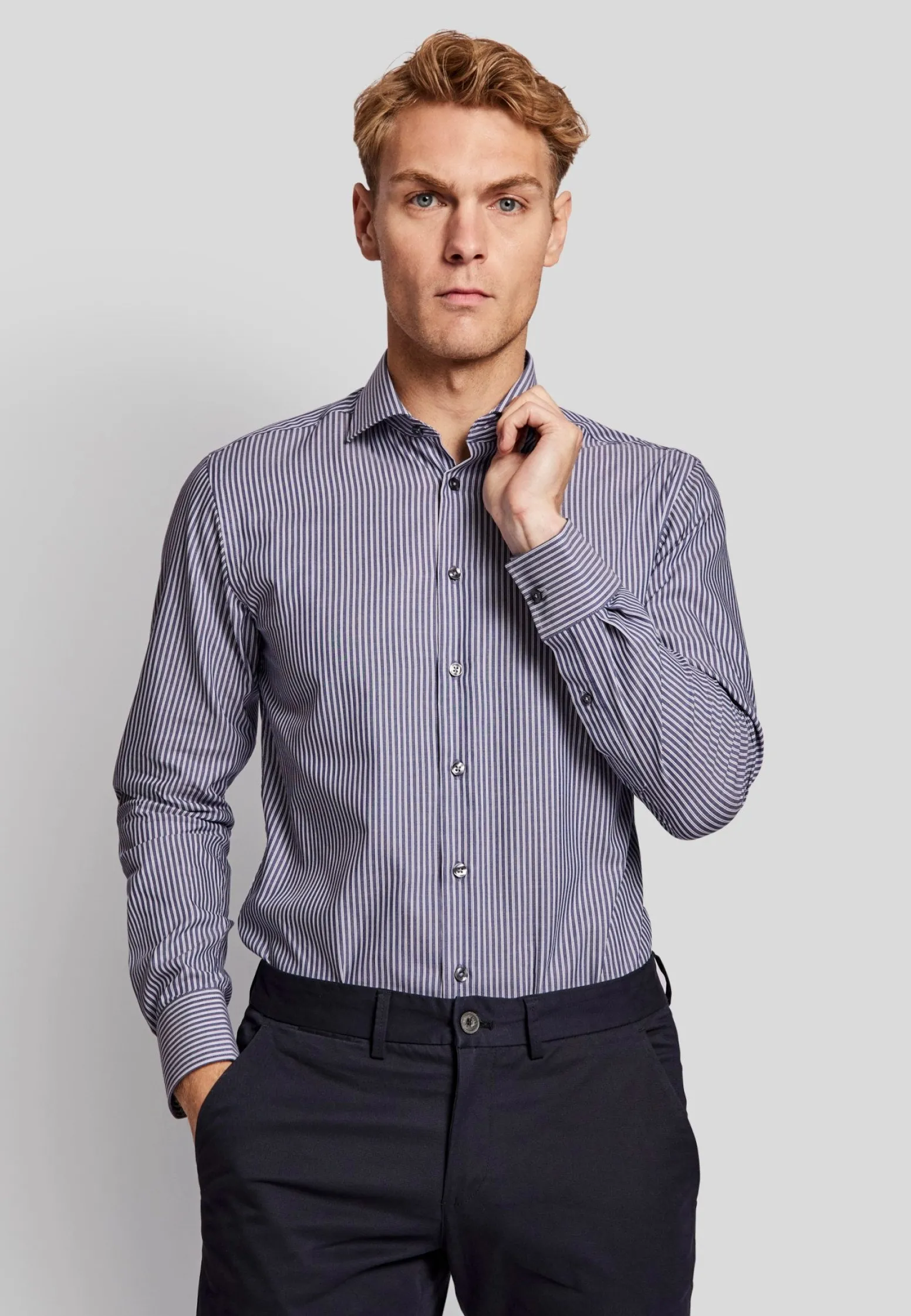 bs_jenner_slim_fit_skjort_3.webp BS Jenner slim fit Skjorta - Dark Blue/White