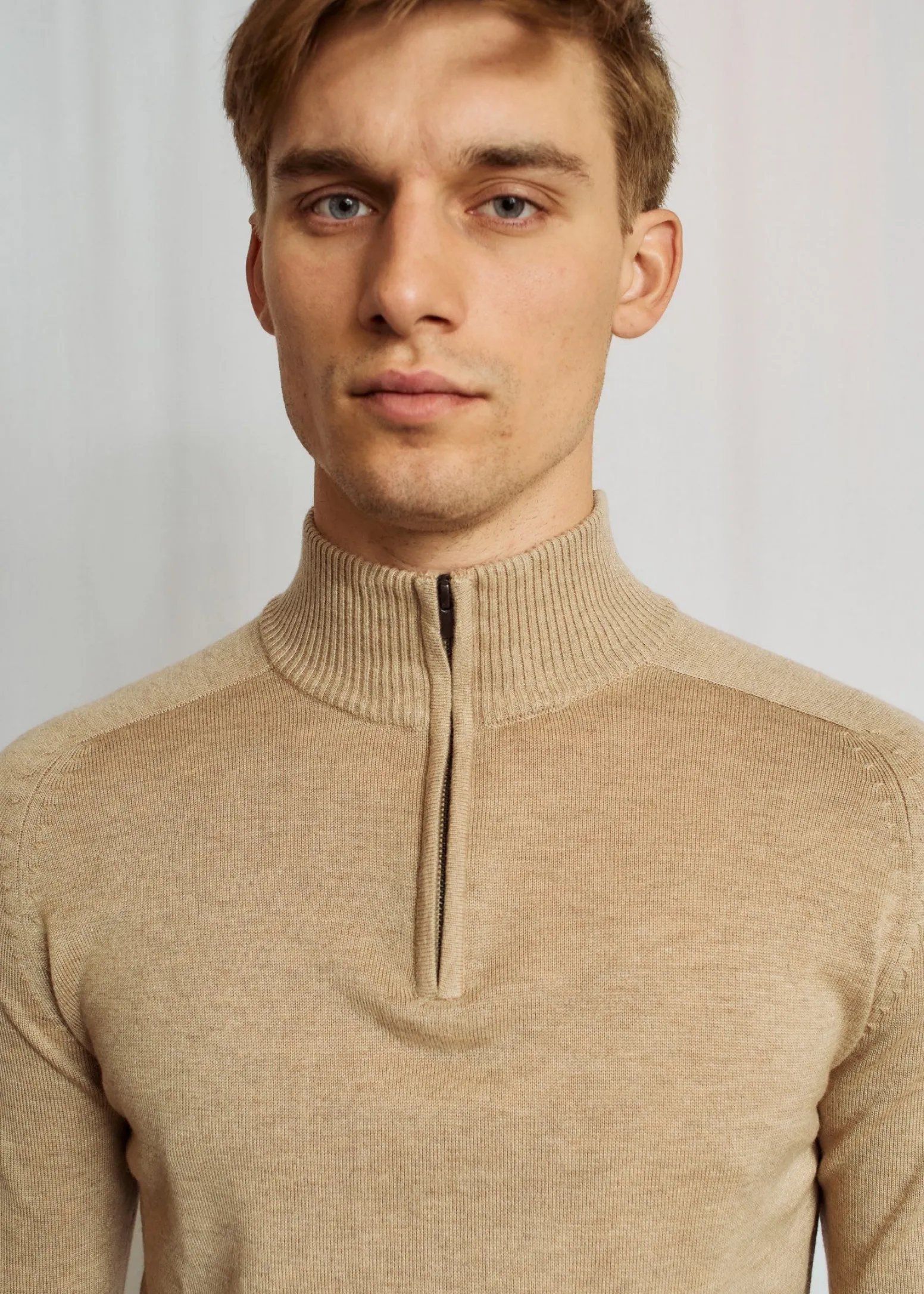 bs_pelle_regular_fit_stic_2.webp BS Pelle Regular Fit Stickat - Sand