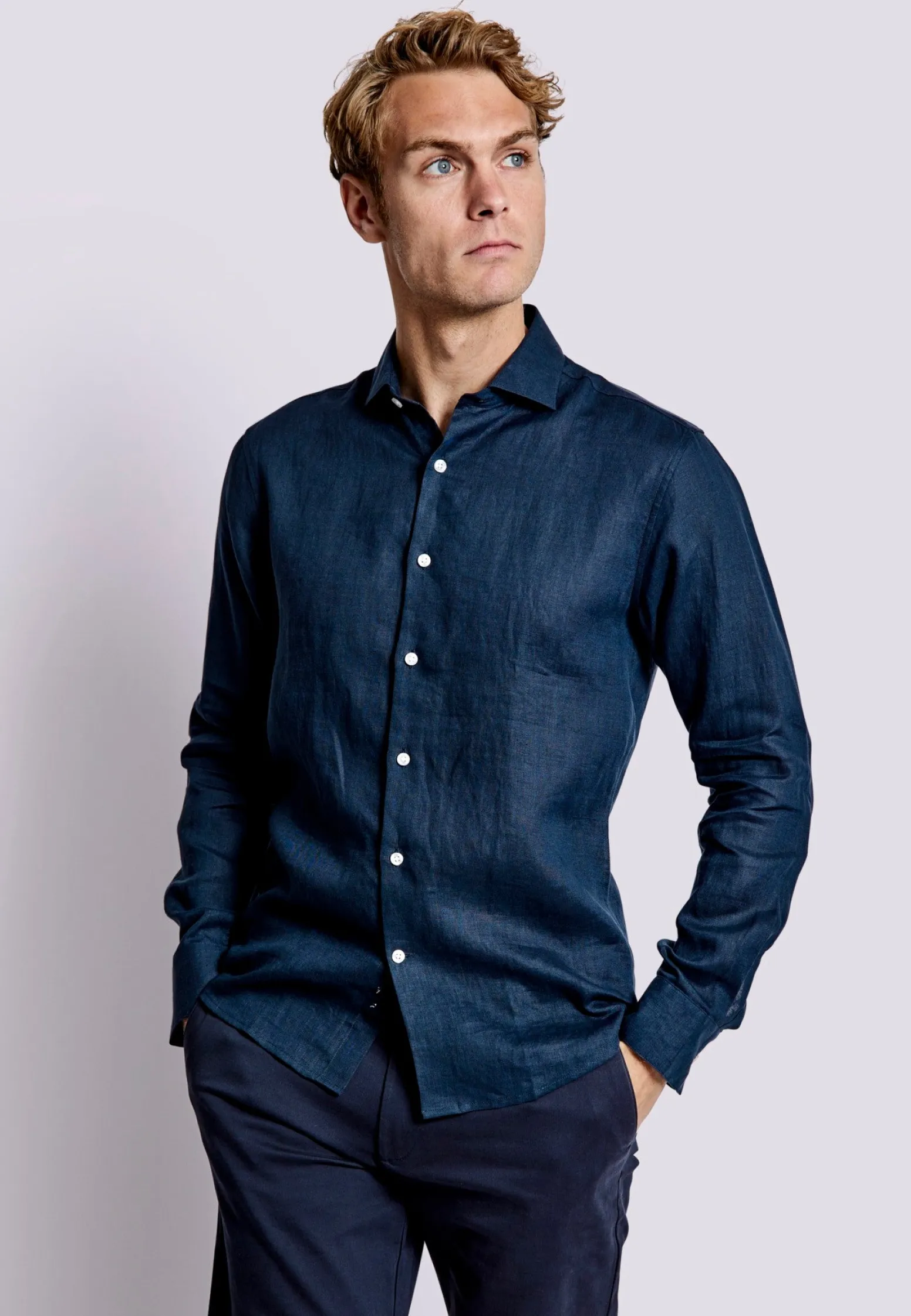 bs_sevilla_casual_slim_fi_4-3.webp BS Sevilla Casual Slim Fit Skjorta - Navy